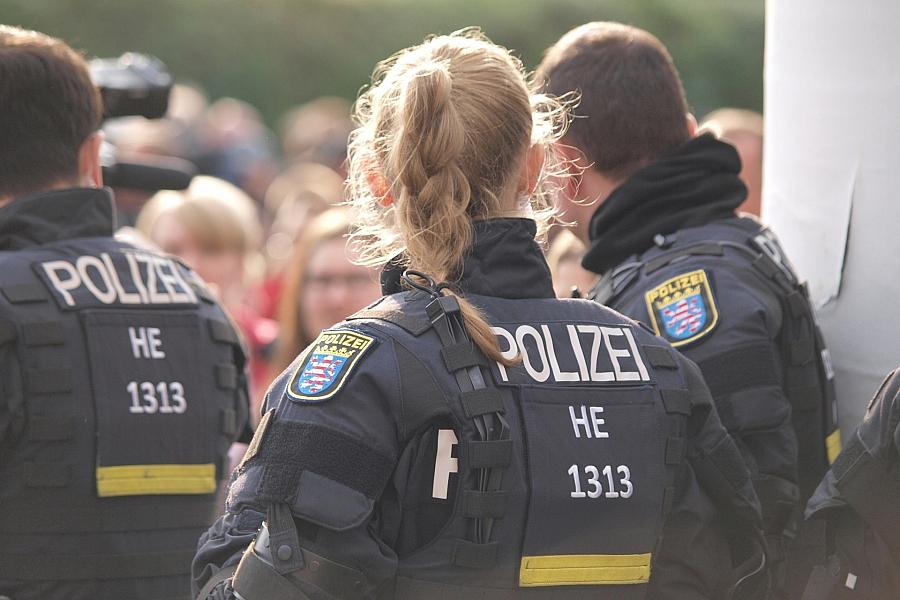 Mann täuscht Notlage vor und erpresst Autofahrer