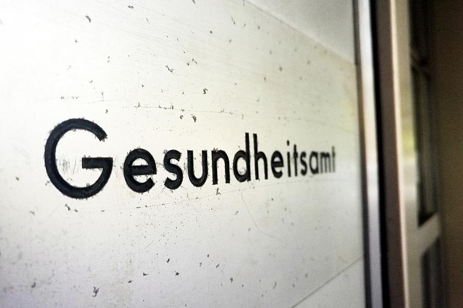 Personal in Gesundheitsämtern wächst 2024: Mehr unbefristete Stellen und Hochqualifizierte