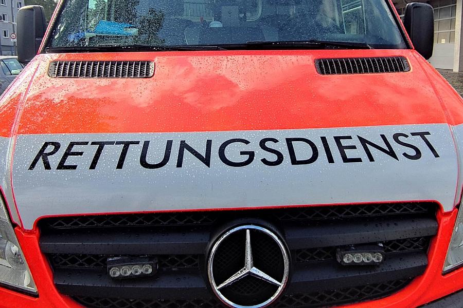 82-jährige Fußgängerin in Rostock nach Zusammenstoß mit Radfahrer schwer verletzt