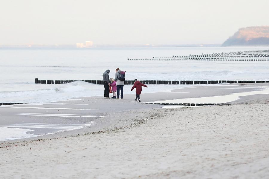 Studie zeigt: Kinder unterschätzen Gefahren beim Schwimmen – Jungen besonders betroffen