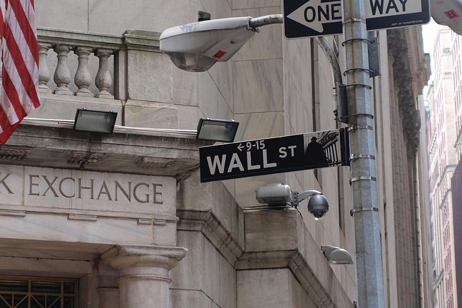 US-Börsen legen zu: Dow, S&P 500 und Nasdaq mit Gewinnen – Zollgespräche zwischen USA und China im Fokus