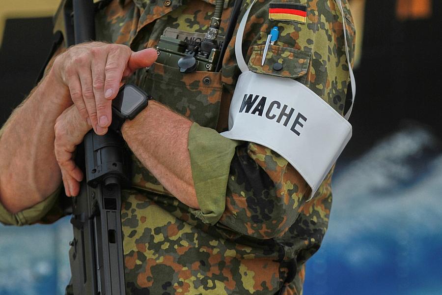 Brennende Bundeswehr-Lkw in Erfurt: Russische Propaganda verbreitet Aufnahmen vor Polizeieinsatz