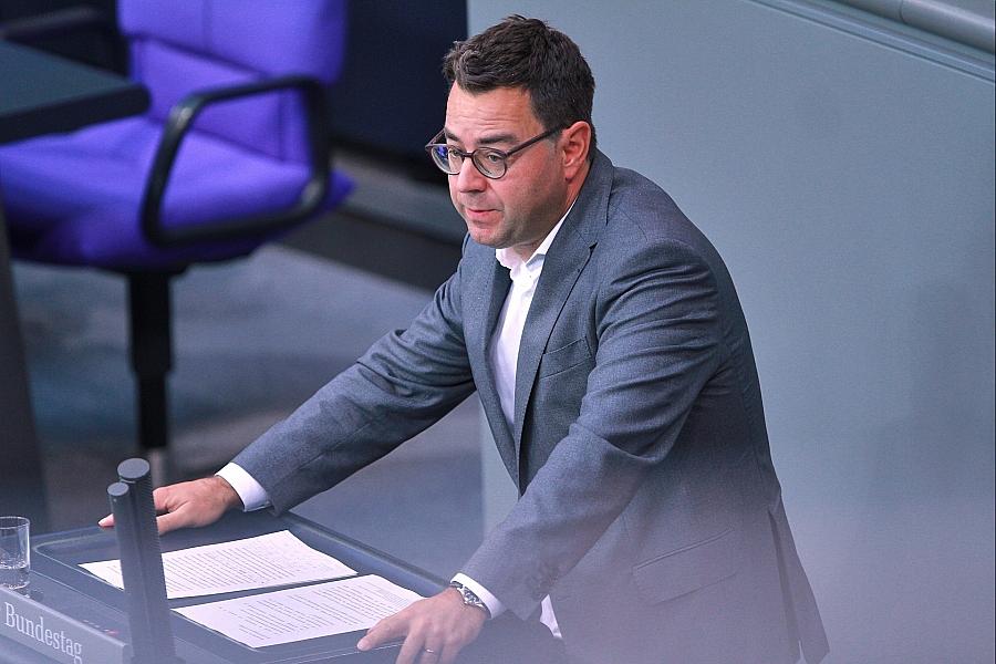Grüne Realos fordern Debatten über Sozialversicherung und Machtoptionen nach Wahlschlappe
