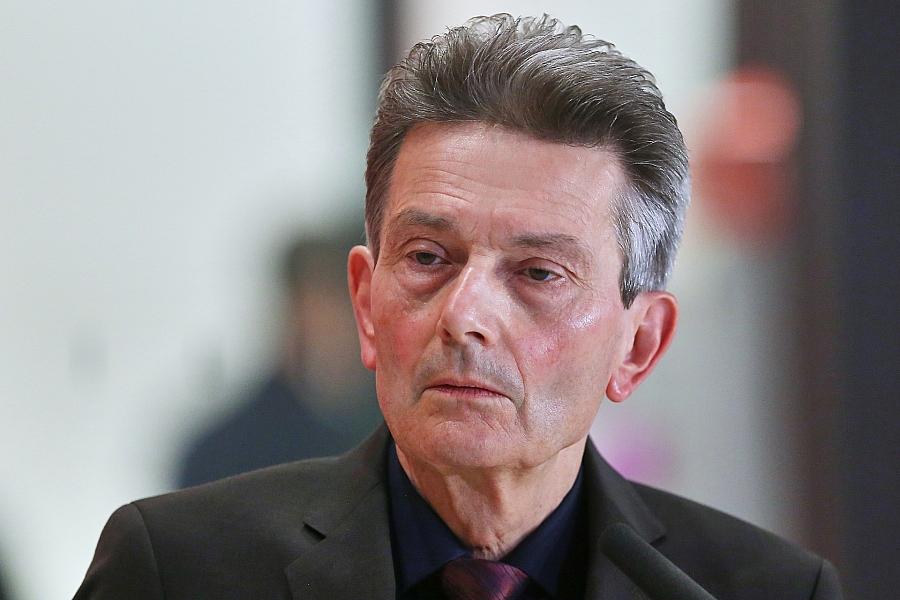 Rolf Mützenich kritisiert deutsche Rüstungspolitik und fordert mehr Diplomatie in Europa