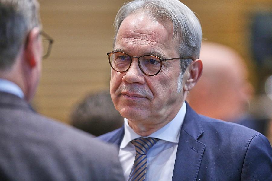 Thüringens Innenminister Maier fordert besseren Schutz für Sicherheitsbehörden nach Brandanschlag auf Bundeswehr-Fahrzeuge