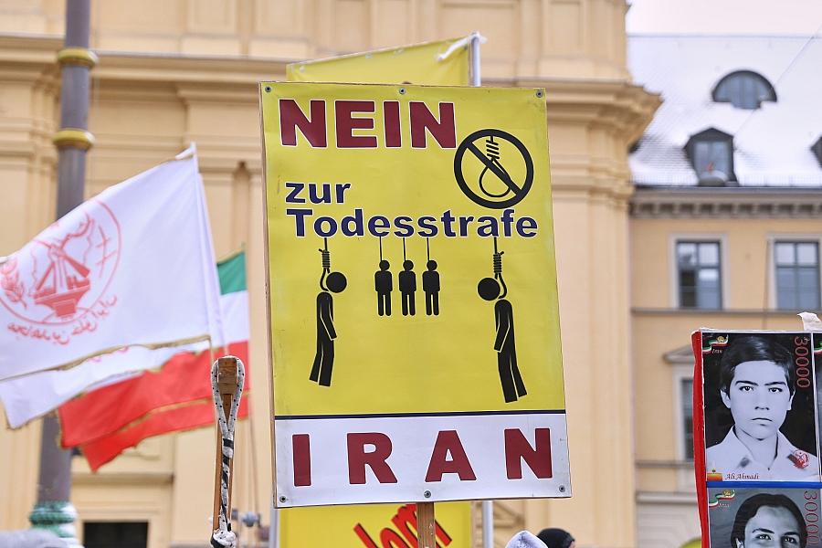 Abschiebestopp für Iran gefordert: Politische Debatte in Deutschland angesichts eskalierender Konflikte
