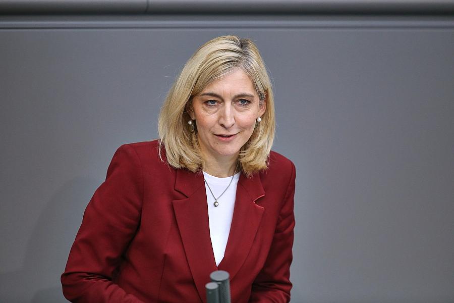 Masken-Affäre: Gesundheitsministerin Warken gibt geschwärzten Bericht an Haushaltsausschuss
