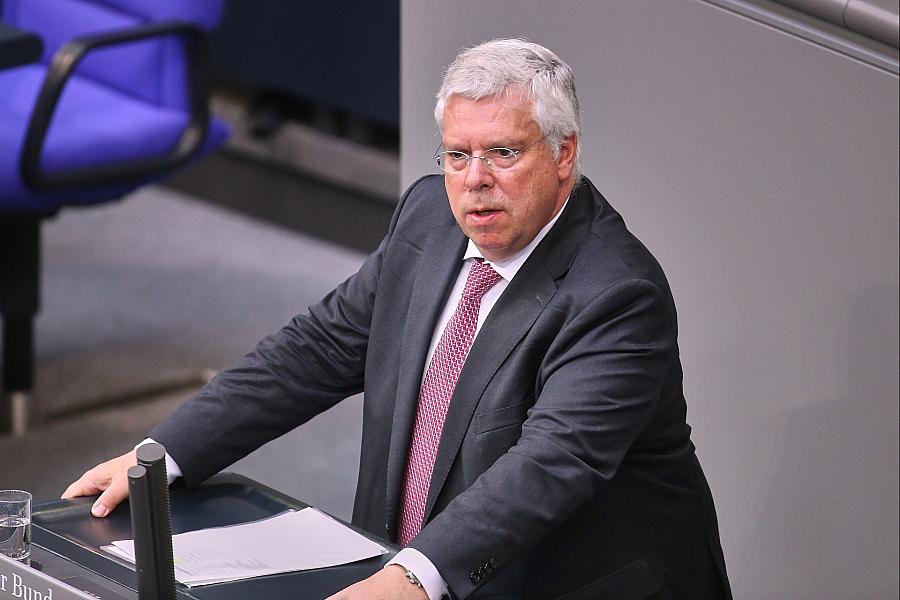 Jürgen Hardt fordert stärkere deutsche Präsenz im Ausland und mehr Fokus auf Nachrichtendienste