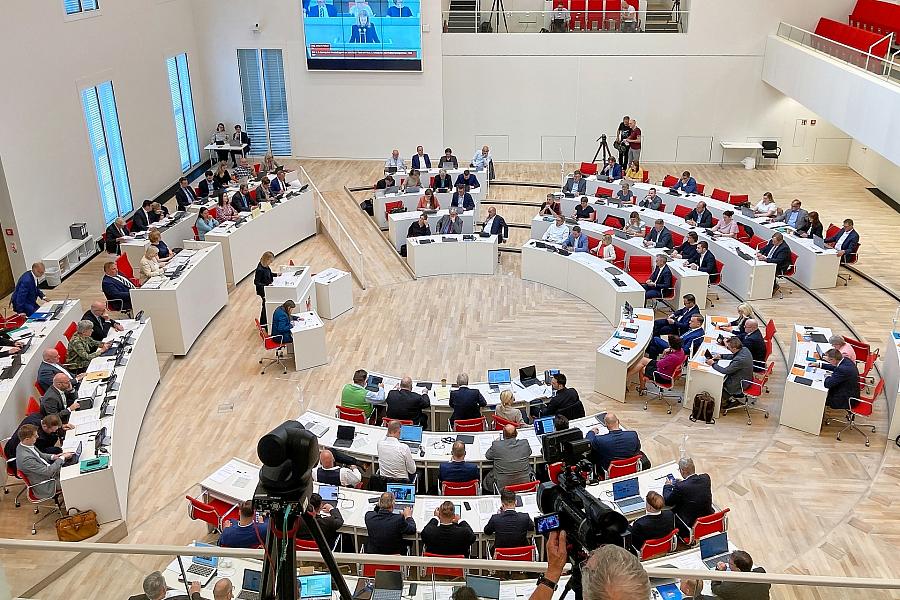 Brandenburger Landtag beschließt Doppelhaushalt