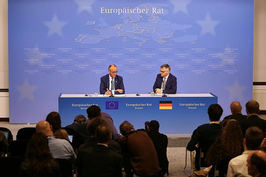 Friedrich Merz nach EU-Rat zufrieden – Einigkeit bei Verteidigung und Handel