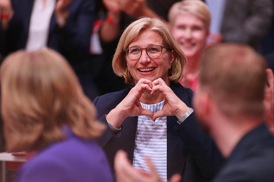 SPD-Bundesparteitag: Rehlinger und Schweitzer triumphieren bei Stellvertreter-Wahl