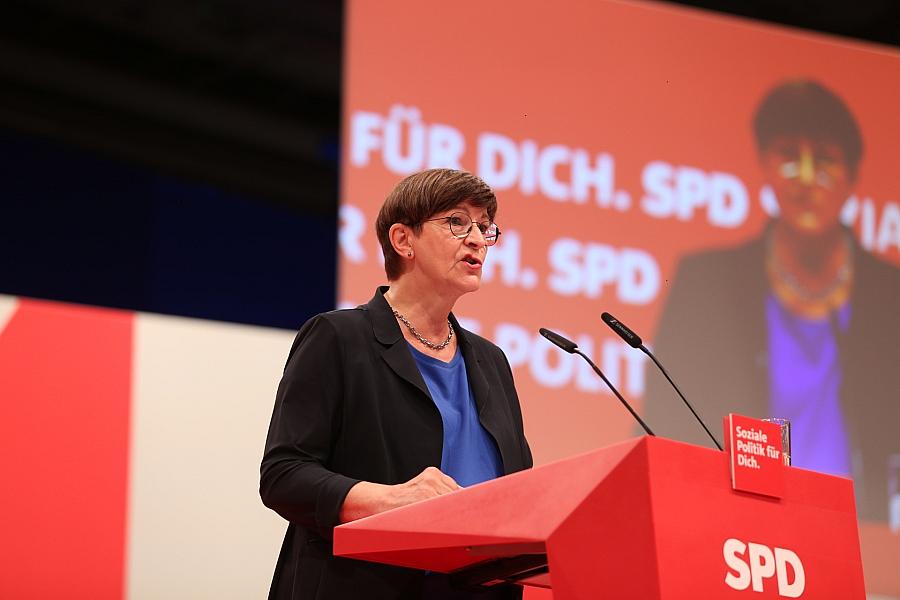 Saskia Esken fordert Kampf gegen Rechtsextremismus und unterstützt AfD-Verbotsdebatte