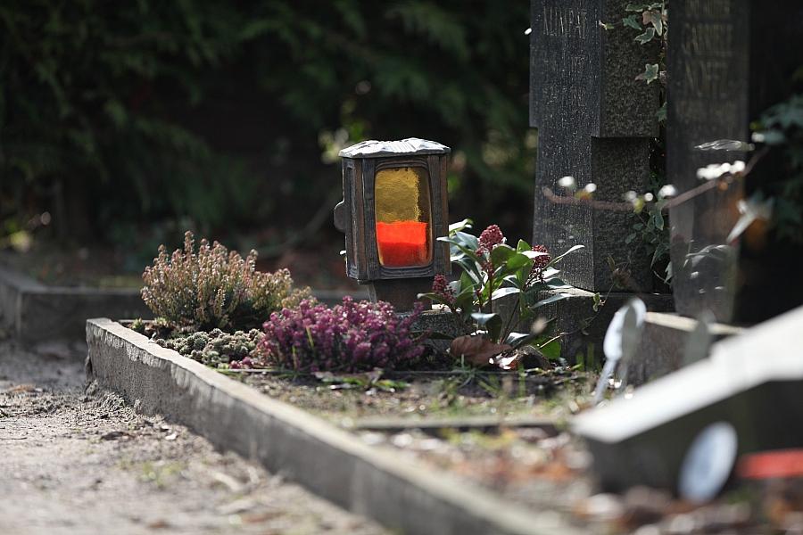 Cottbus verbietet Grablichter wegen Brandgefahr