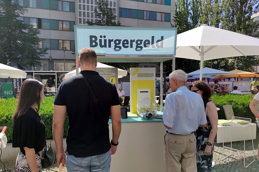 SPD-Generalsekretär verteidigt Bürgergeld und kritisiert falsche Darstellung in der Öffentlichkeit