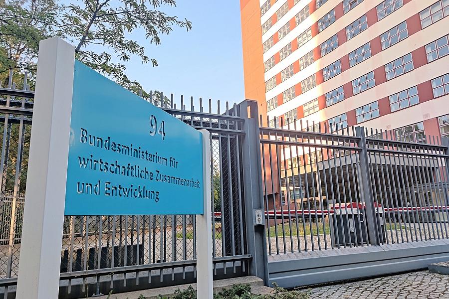 Kritik an Kürzungen der humanitären Hilfe im Bundeshaushalt