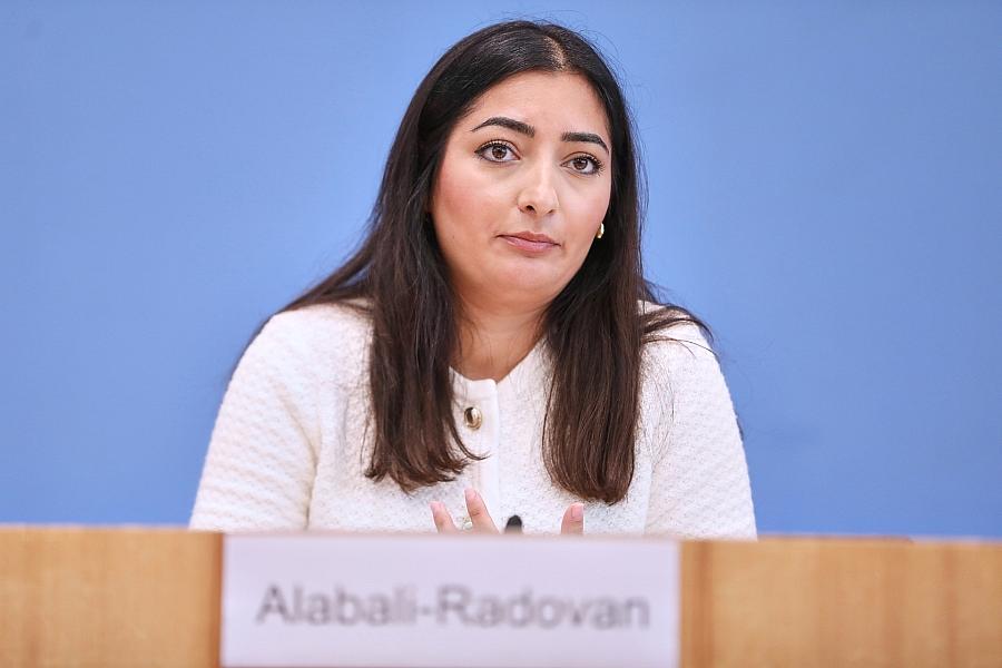 Bundesentwicklungsministerin fordert Milliardärssteuer