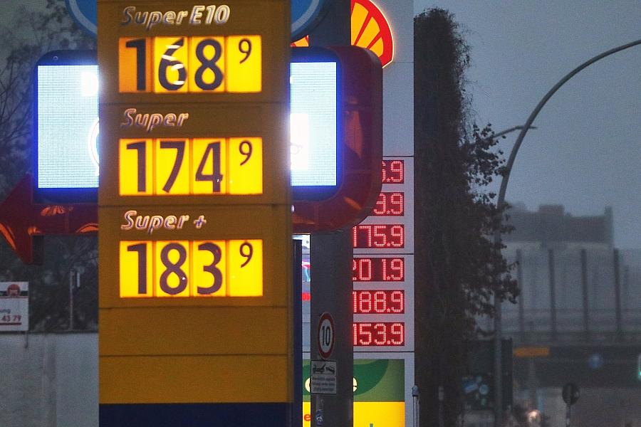 Kraftstoffpreise steigen trotz stabiler Rohölpreise – ADAC kritisiert Überteuerung