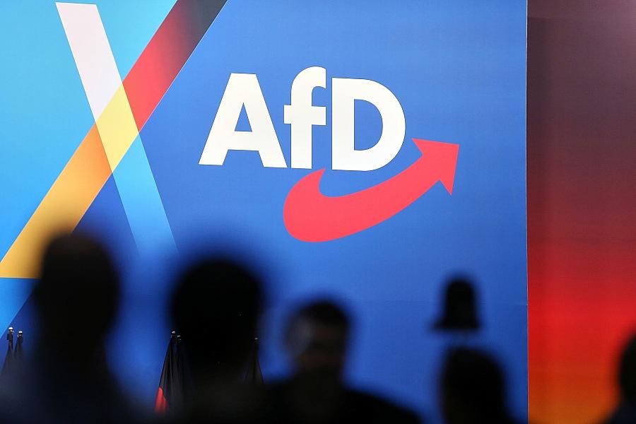 AfD macht SPD und Grüne für Hakenkreuz verantwortlich