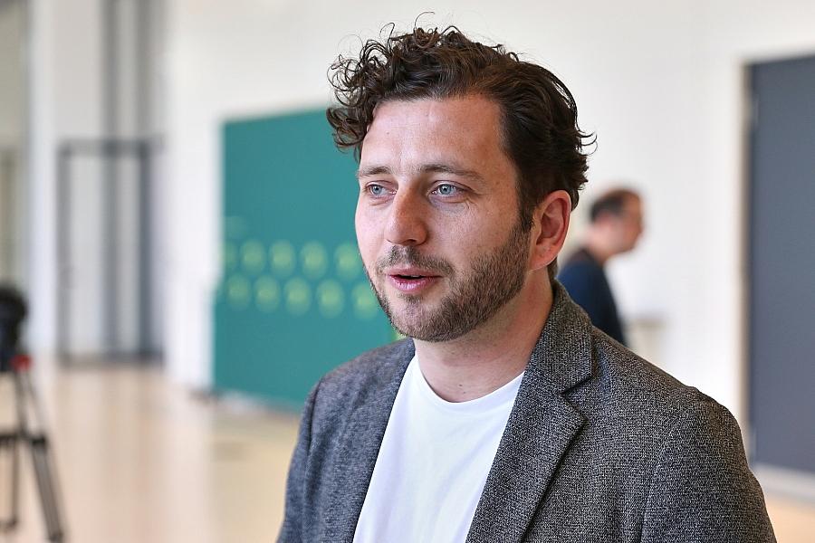Grünen-Chef Banaszak besucht Frankfurt (Oder)