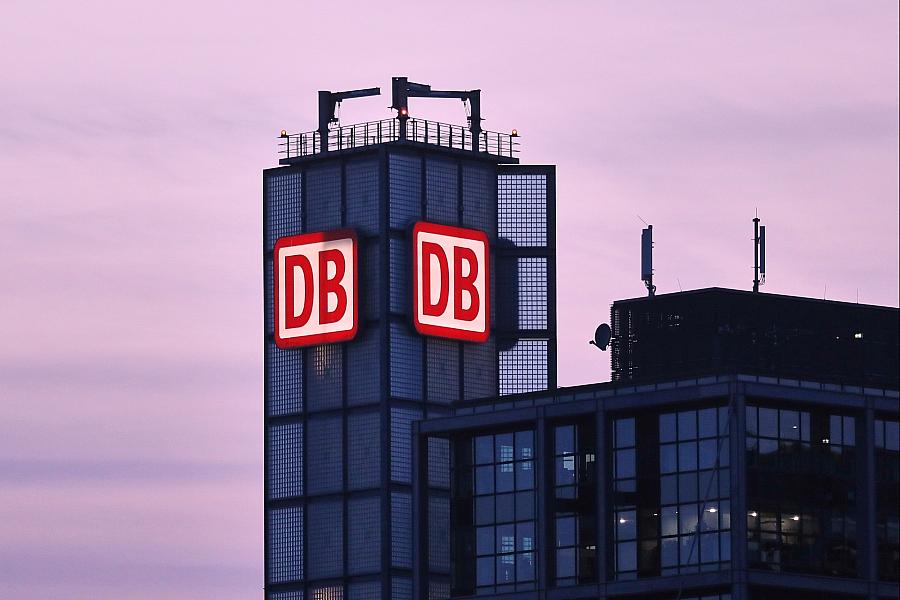 Bahn-Chef Richard Lutz sieht Fortschritte bei Wirtschaftlichkeit und Infrastruktur, aber Pünktlichkeit bleibt Problem
