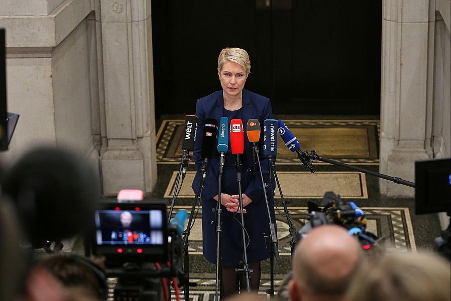 Mecklenburg-Vorpommerns Ministerpräsidentin fordert Klarheit beim Strombedarf und warnt vor Netzausbau-Verzögerungen