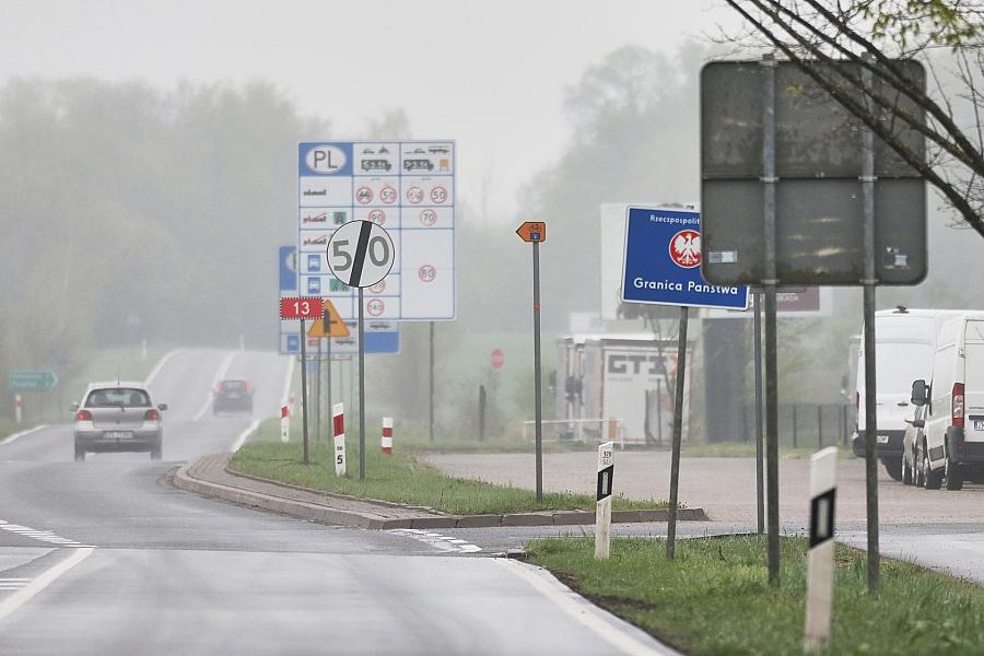 Asylanträge halbieren sich: Dobrindt sieht Migrationswende bestätigt