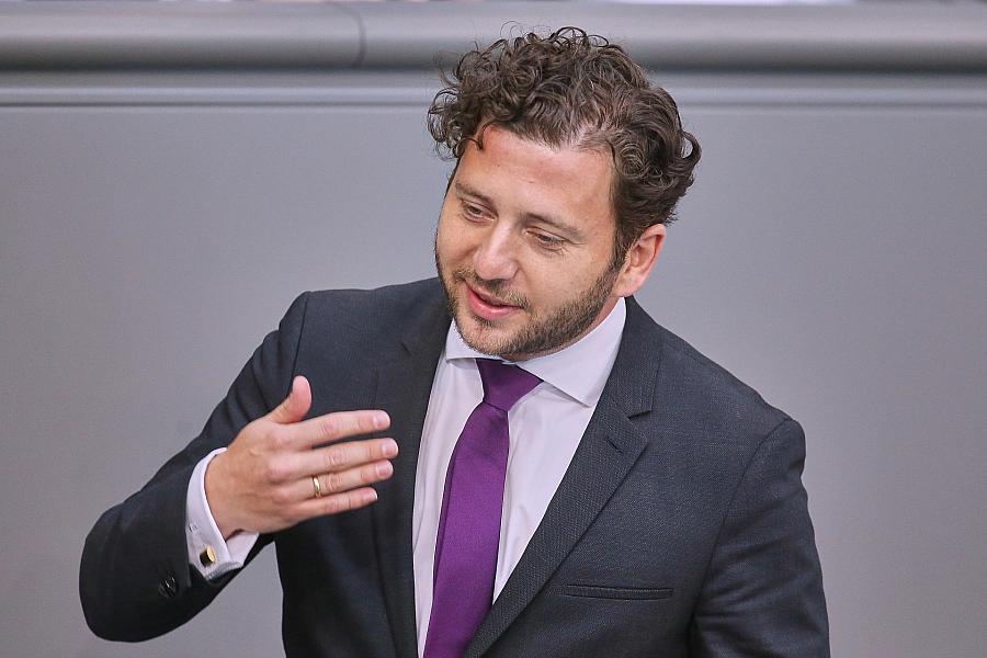 Grünen-Chef Felix Banaszak eröffnet Wahlkreisbüro in Brandenburg – Neue Ost-Strategie geplant