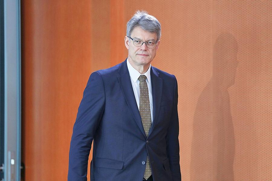 Bahnchef Richard Lutz: Zukunft ungewiss – Verkehrsminister Schnieder kündigt Strukturanalyse an