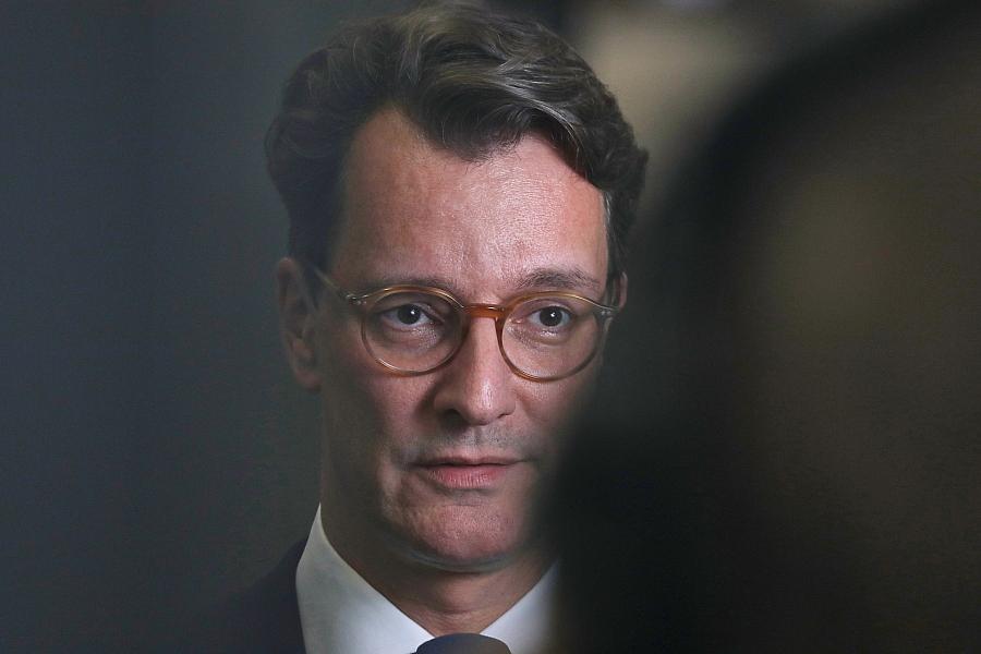 Hendrik Wüst kritisiert fehlende Fortschritte bei kommunaler Altschuldenhilfe – NRW fordert Klarheit vor Sommerpause