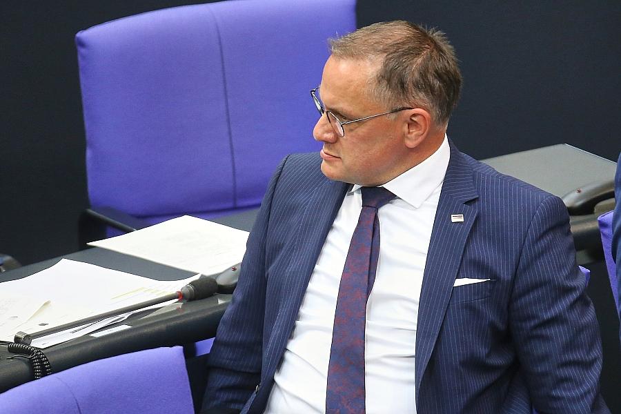 AfD-Chef Chrupalla sieht neue Benimmregeln als Schritt zur Regierungsfähigkeit