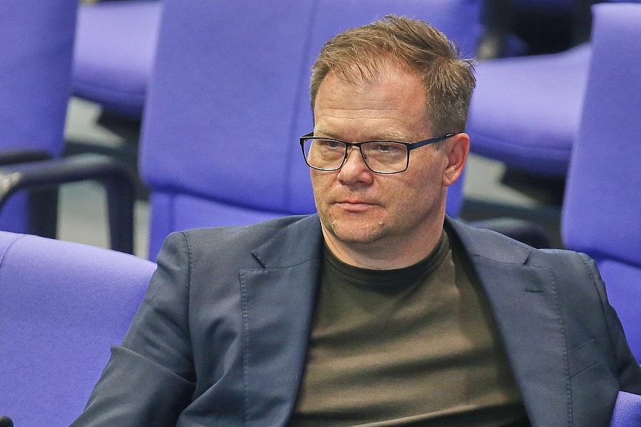 Bundesumweltminister Schneider betont Bedeutung der Klimaneutralität 2045 und Erneuerbare Energien