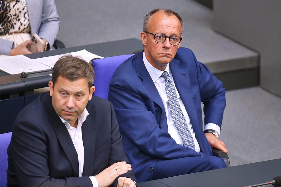 Klingbeil kündigt strenge Sparmaßnahmen nach Haushaltsverabschiedung an