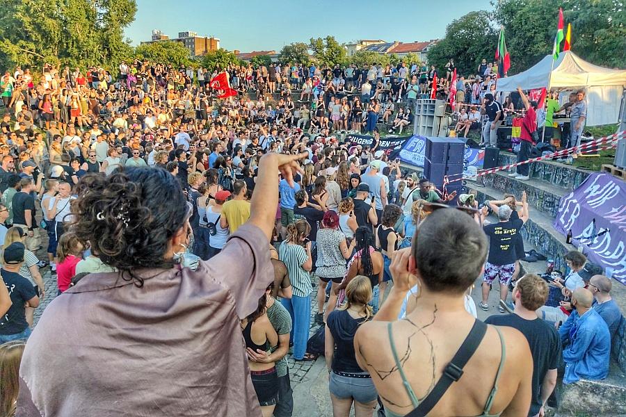 Demo in Kreuzberg kippt in Anti-Israel-Protest – Rave gegen Zaun im Görlitzer Park eskaliert