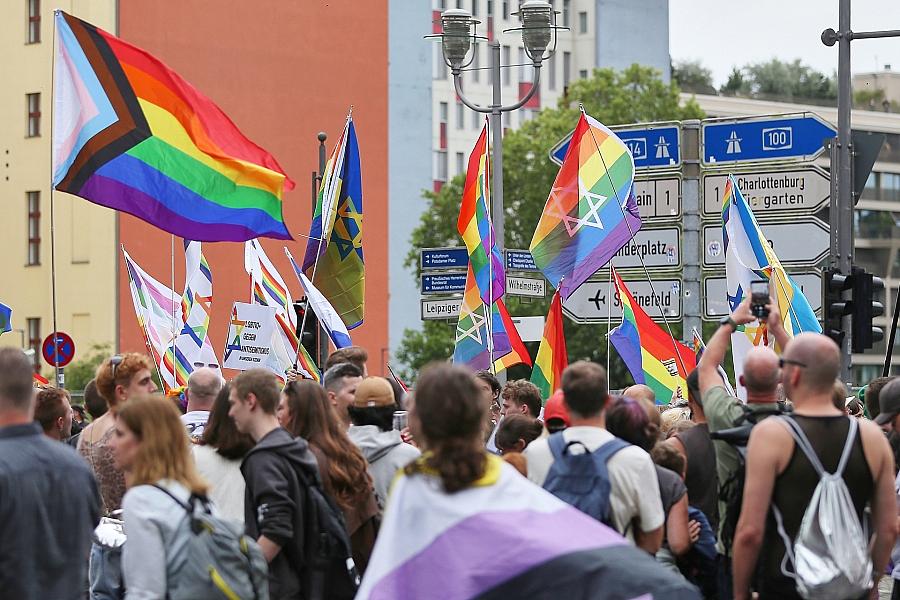 Kai Wegner will Zeichen gegen Gewalt an queeren Personen beim Berliner CSD setzen