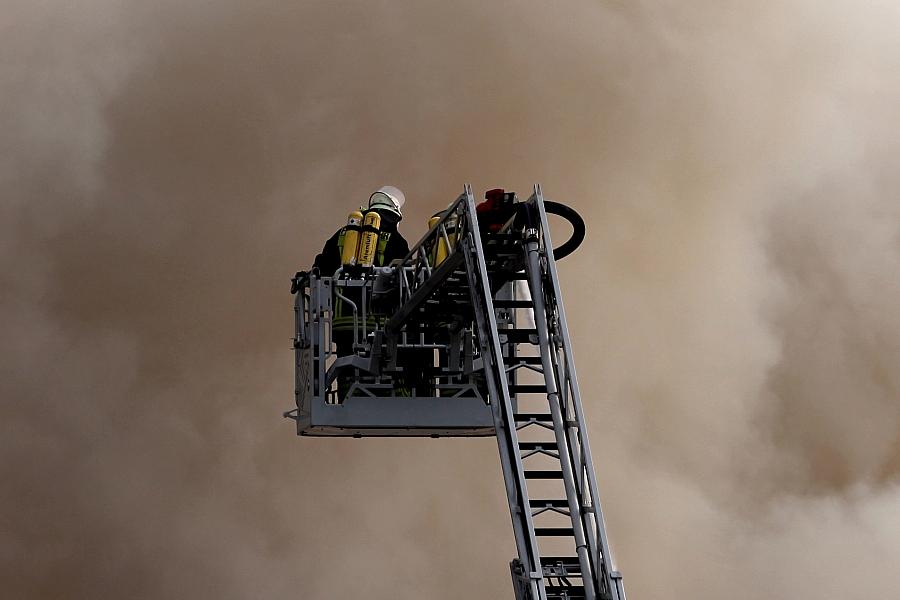 Brandenburger Ministerpräsident dankt Feuerwehrleuten nach Waldbränden