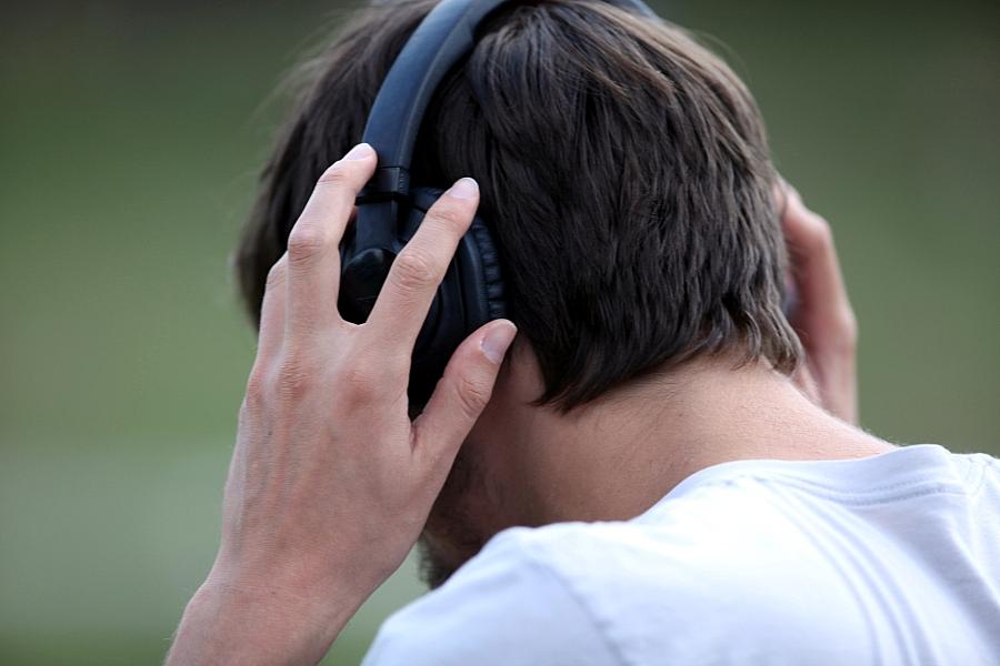 Rund die Hälfte der Deutschen hört regelmäßig Podcasts