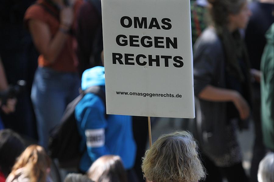 Bündnisgrüne im Austausch mit Omas gegen Rechts in Senftenberg