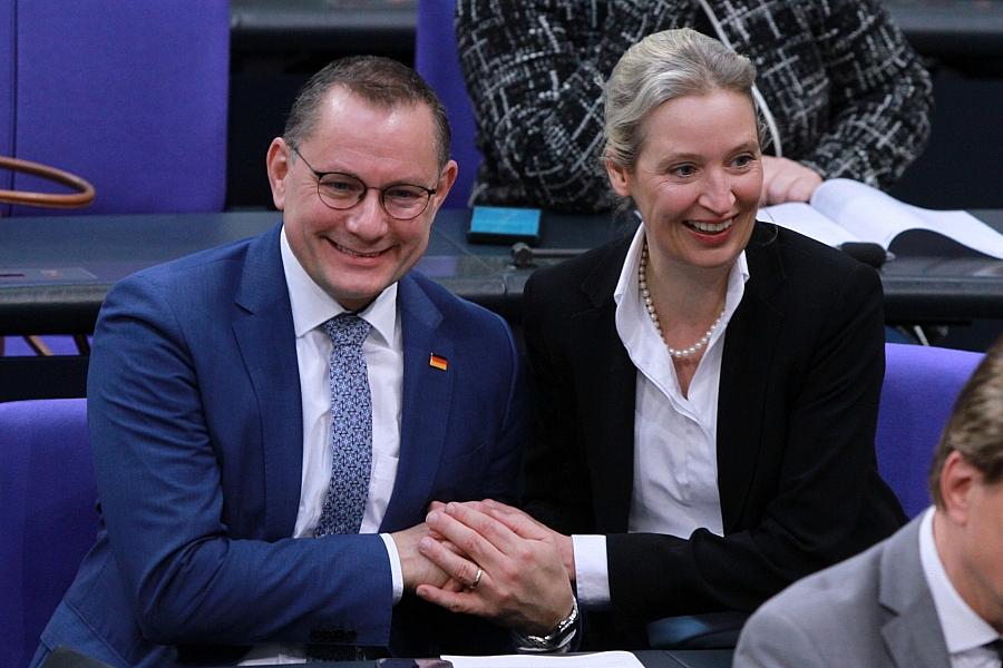AfD erreicht Rekordwert in Forsa-Umfrage – Union fällt auf historisches Tief