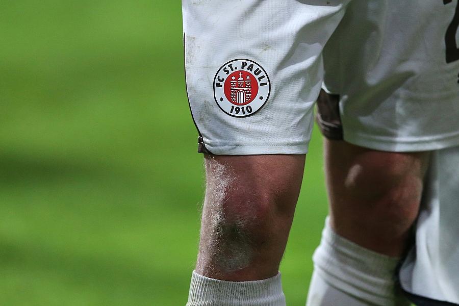 FC St. Pauli gewinnt Bundesliga-Derby gegen HSV mit 2:0 – Dzwigala und Hountondji treffen