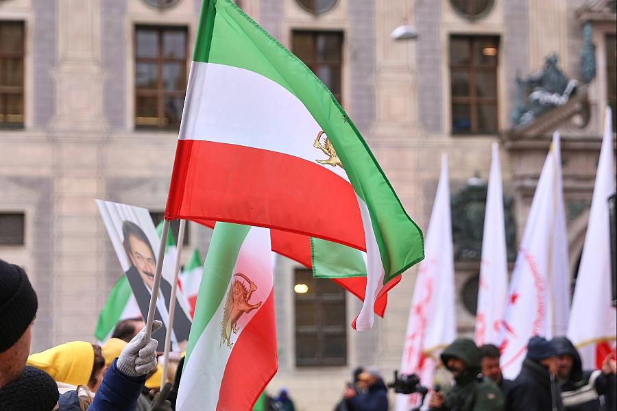 Iranische Friedensnobelpreisträgerin Narges Mohammadi warnt vor neuer Gewaltwelle des Regimes