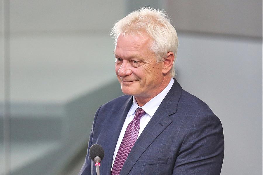 Landwirtschaftsminister Rainer erlaubt wieder Fleisch und Fisch bei Ministeriumsveranstaltungen
