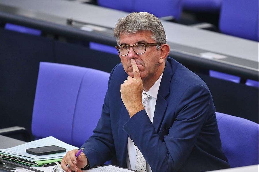 Kulturstaatsminister Weimer löst Debatte über Genderverbot in seiner Behörde aus