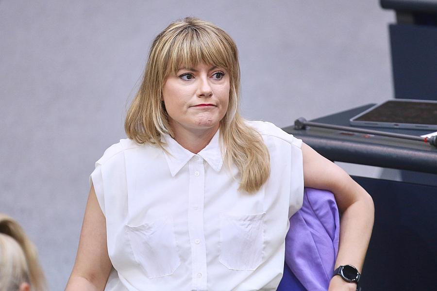 Kritik an Dobrindts Abschiebepolitik und Grenzkontrollen – Linke und Grüne warnen vor Rechtsverstößen