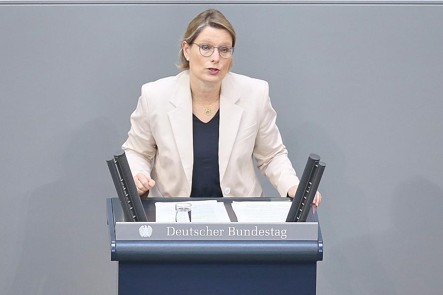 Stefanie Hubig kritisiert Umgang mit Verfassungsgerichtskandidatin Frauke Brosius-Gersdorf