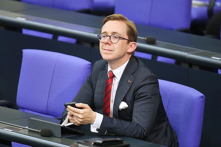 Philipp Amthor befürwortet Darlehensmodell für Asylleistungen – Integration als Ziel