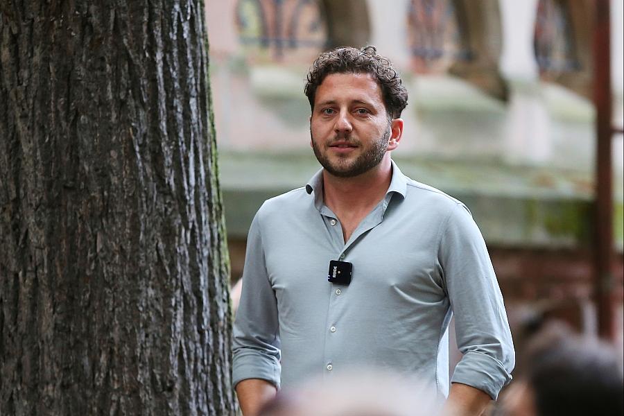 Grünen-Chef Banaszak skeptisch gegenüber Trumps Friedensplänen für Ukraine
