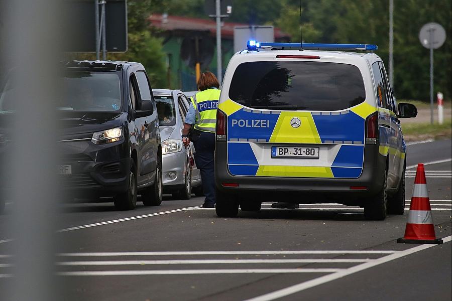 Dobrindt lobt Grenzkontrollen: Über 10.000 Zurückweisungen seit Mai