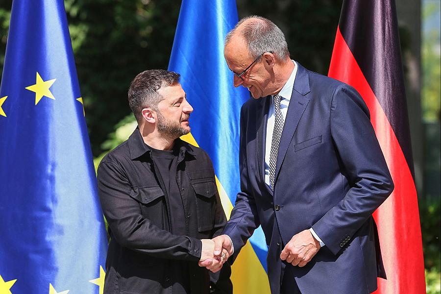 Selenskyj trifft Merz im Kanzleramt: Ukraine-Präsident bei Vorgesprächen zum Trump-Putin-Gipfel
