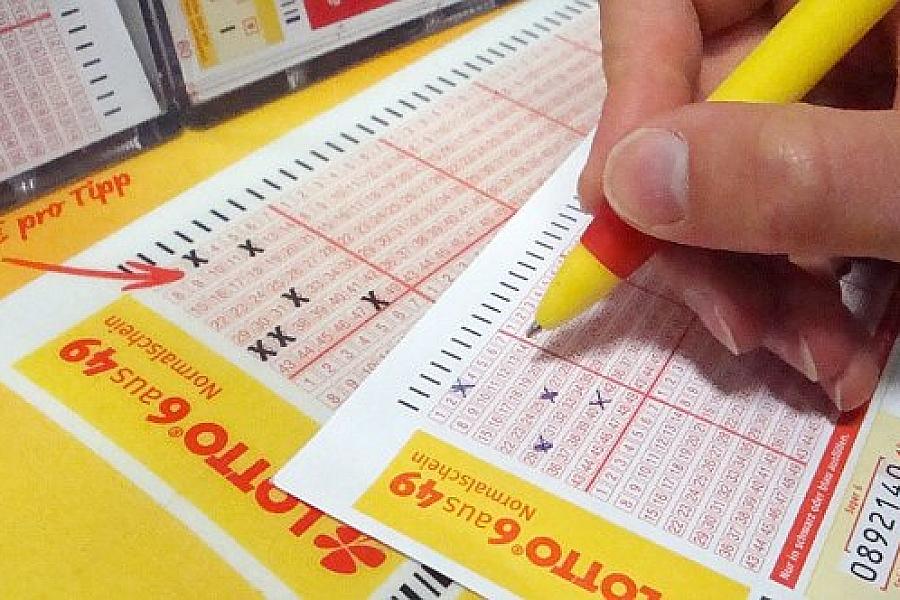 Lottozahlen 2, 4, 16, 29, 44, 45 mit Superzahl 1 gezogen – Jackpot bei 4 Millionen Euro