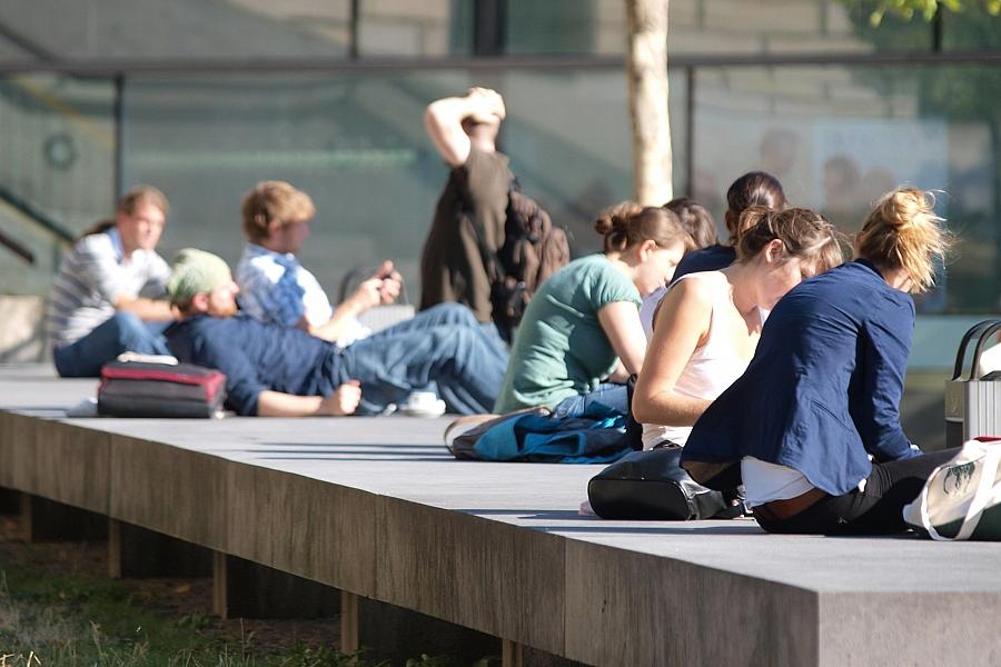 Pendelzeiten Studierende: Jeder Sechste pendelt über eine Stunde zur Hochschule